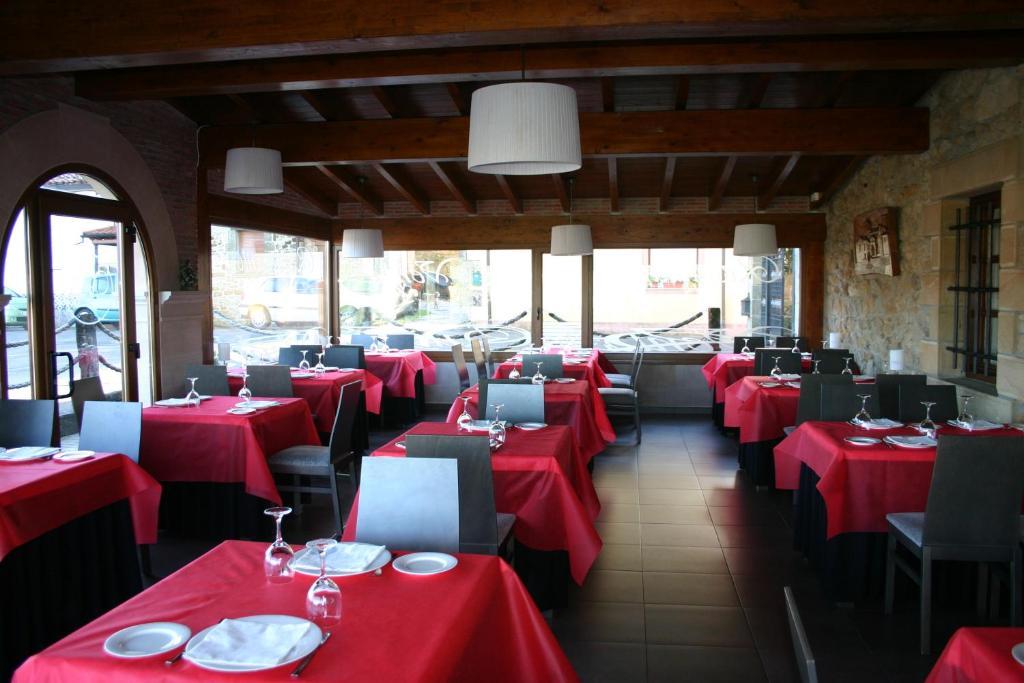 Posada La Venta De Quijas Exterior foto
